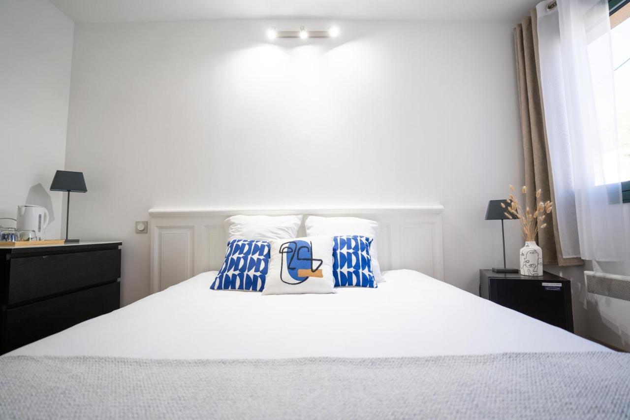 Logis Hotel La Feniere La Bouilladisse ภายนอก รูปภาพ