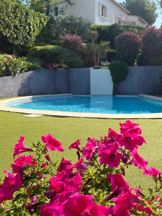 Logis Hotel La Feniere La Bouilladisse ภายนอก รูปภาพ