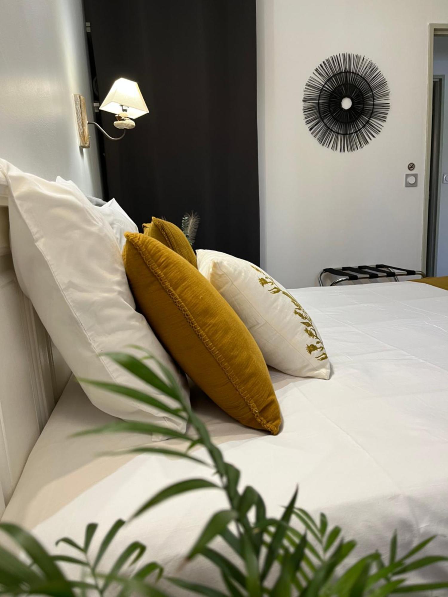 Logis Hotel La Feniere La Bouilladisse ภายนอก รูปภาพ